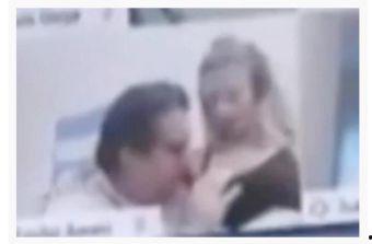 亲吻胸的视频大全床,亲吻胸部的私密视频精选集